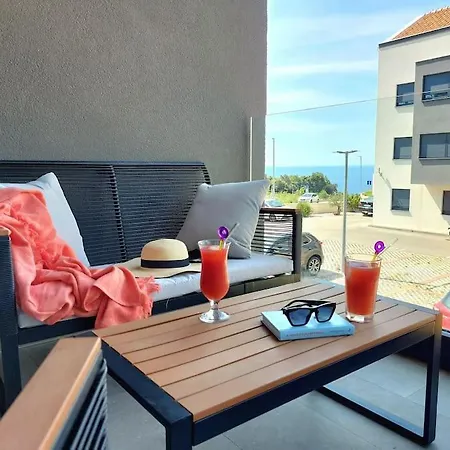 Apartment Victoria - 2 Bed With Balcony *