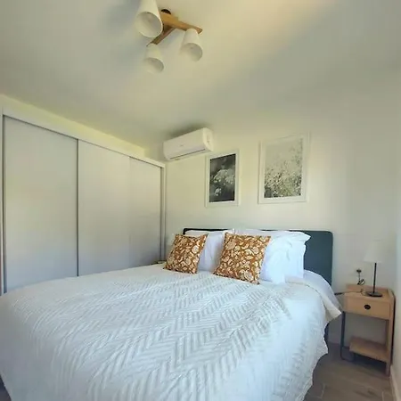 Διαμέρισμα Victoria - 2 Bed With Balcony And Parking *