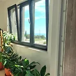 Apartment Victoria - 2 Bed With Balcony And Parking