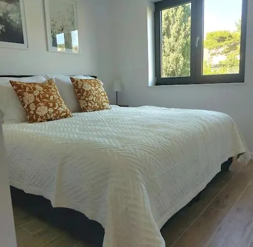 Victoria - 2 Bed With Balcony And Parking * Cavtat