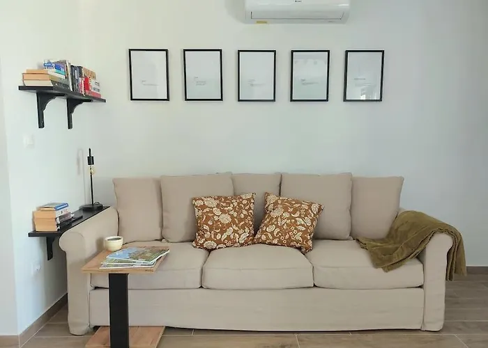 Victoria - 2 Bed With Balcony And Parking Lejlighed