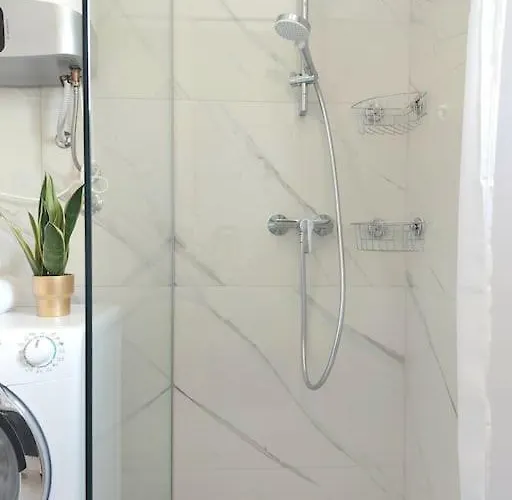 Lejlighed Victoria - 2 Bed With Balcony And Parking *